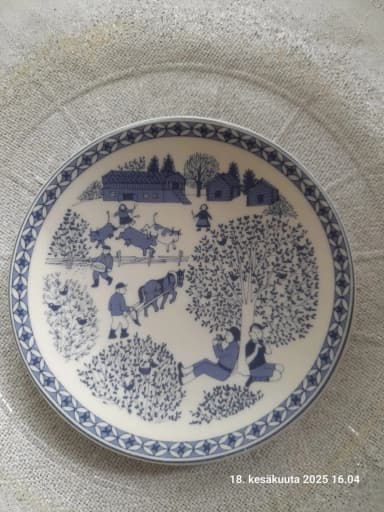 Plato de pared Arabia Uosikkinen primavera en perfecto estado