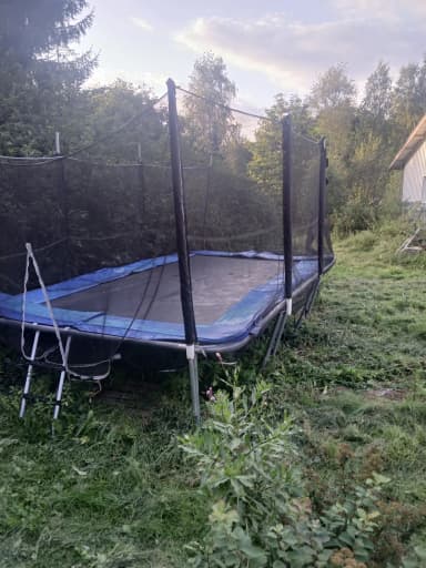 Trampolín cuadrado 3x5 m con red de seguridad y escalera
