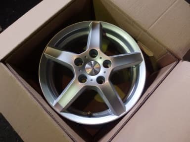Neue Dezent 6x15 5x114,3 ET35 KR71,6 Alufelgen günstig