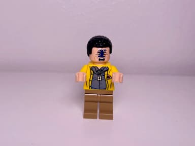 Lego Jurassic World Dennis Nedry-figur i god stand
