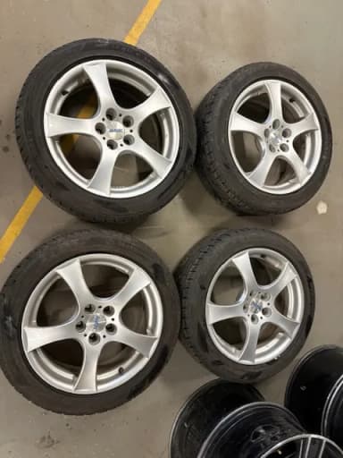 Llantas de aleación Alutec 17" con neumáticos de verano 5x110