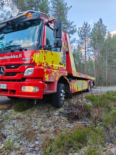 Servicio de grúa y neumáticos móvil 24 horas en Hankasalmi
