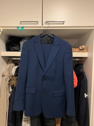 Mörkblå herrkostym i gott skick