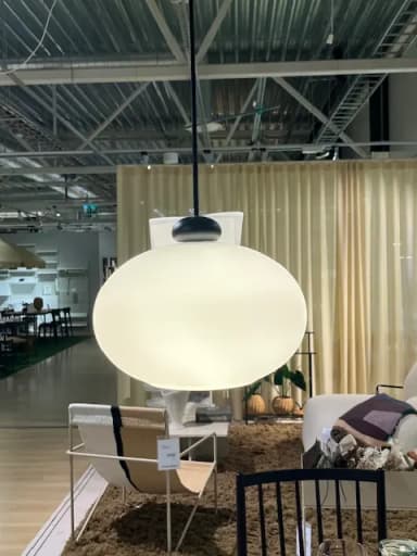 Lámpara FDB Møbler U2 Hiti con vidrio opal y acabado en roble pintado