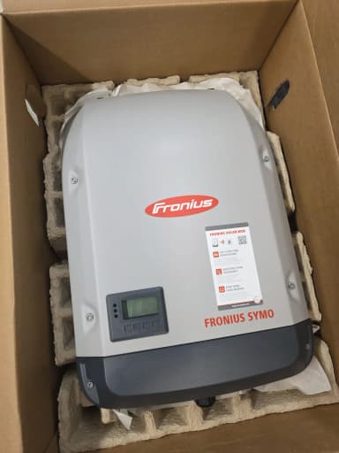 Neuer Fronius Symo 3.0-3-M Drehstromwechselrichter mit Datamanager