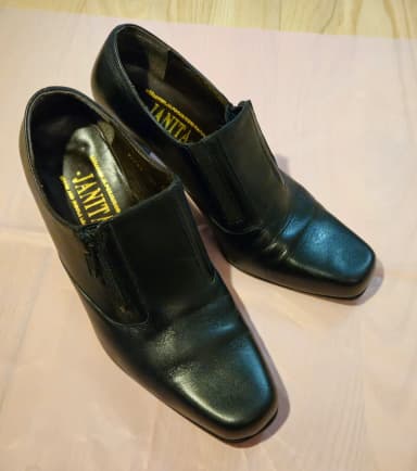 Janita-naisten nahkakengät koko 38-39, korko 8 cm