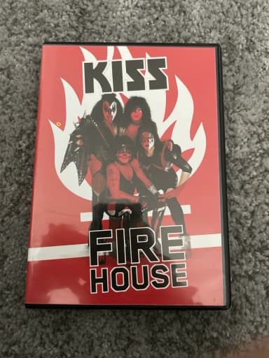 Kiss Firehouse DVD im Originalgehäuse mit Titelliste