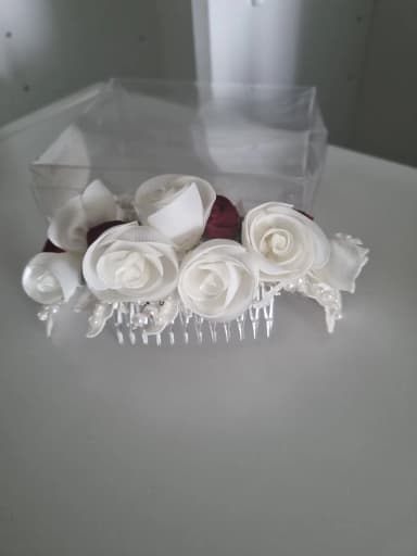 Beautiful Weise hair accessory available
