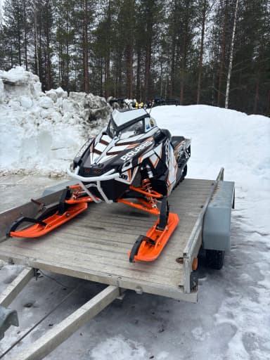 Polaris Pro RMK 800 155 moto de nieve en buen estado