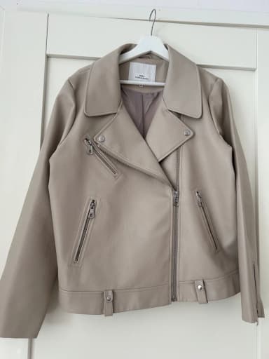 ONLY beige Kunstlederjacke Größe 46 mit Reißverschlussdetails