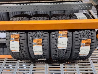 Neumáticos con clavos Tracmax X-Privilo S500 235/45R18 nuevos