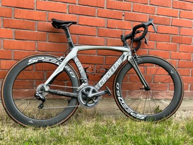 Bicicleta de carretera Cipollini RB1K L con Ultegra Di2 y ruedas Speed 6.0 carbo