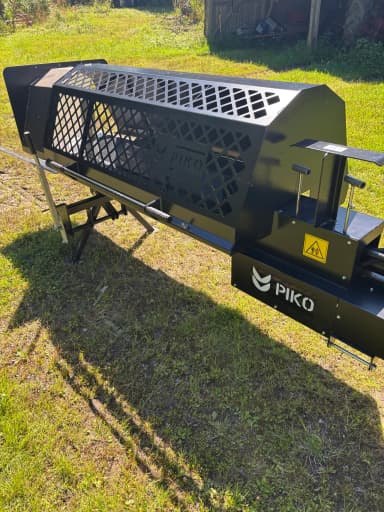 Hydraulisk vedkløyver Piko med 7 tonn kapasitet fra 2023