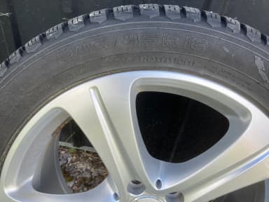 Neumáticos con clavos 245/45R18 con llantas Mercedes