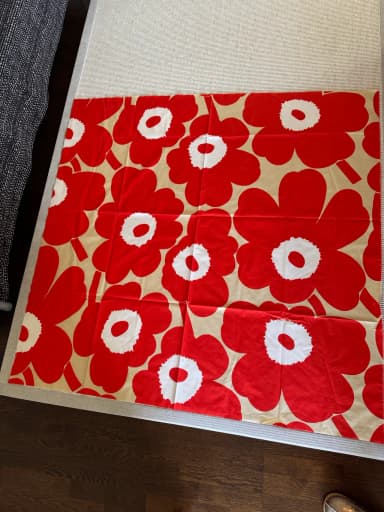 Marimekko Unikko Baumwoll-Popeline Stoff in Rot und Beige