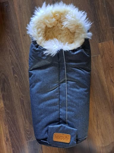 Nordlys Idun Mini baby footmuff in good condition