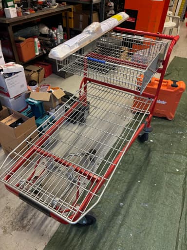 Robuster Sammelwagen mit Schwenk- und Richtungsrädern