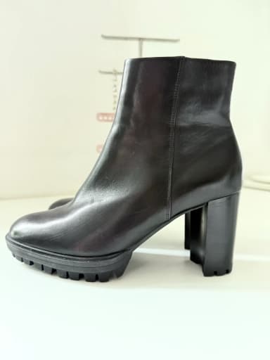 New Högl leather ankle boots size 38 in black