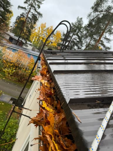 Inspección y limpieza de canaletas en Joensuu