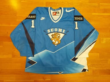 Camiseta usada por Saku Koivu #11 en el Mundial 1997