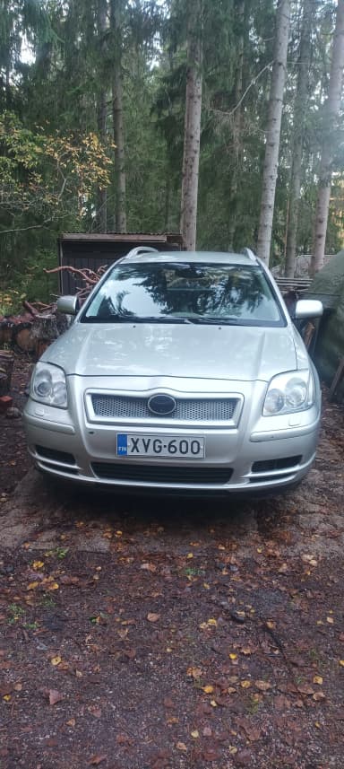 Piezas de Toyota Avensis 2006 con alta kilometrada, familiar