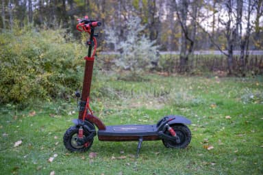 Patinete eléctrico Iscooter iX6 con neumáticos resistentes