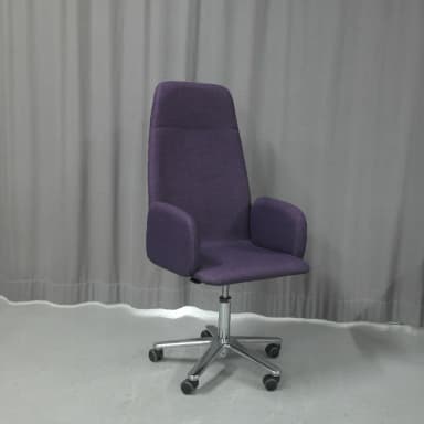 Lepo Product Lelu violetti kangasverhoiltu työtuoli erinomaisessa kunnossa