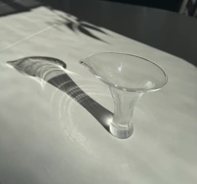 Jarrón de vidrio artístico Iittala Kantarelli 13 cm por Tapio Wirkkala