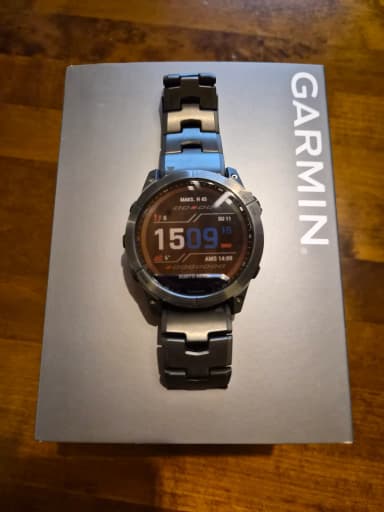 Garmin Fenix 7X Sapphire Solar mit Titanarmband in gutem Zustand