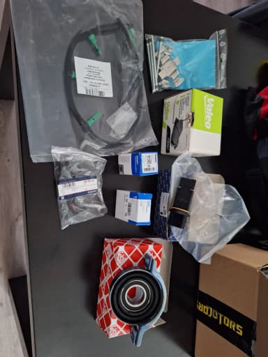 Piezas para Mercedes W203 OM646 disponibles