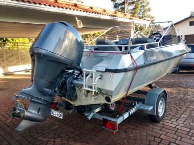 Remolque para barco AKU VT-1500 con capacidad de 1500 kg