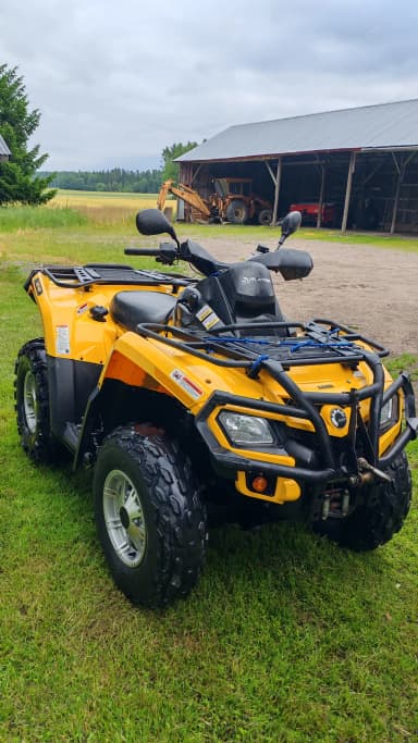 Fiable ATV de trabajo Can-Am Outlander 500 EFI XT de 2011
