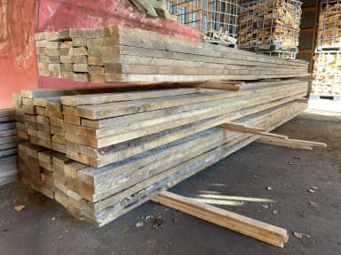 422 metriä 32x100 lautaa värivirheillä