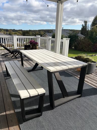 Mesa y banco de terraza Ecofurn Jussi de madera a buen precio
