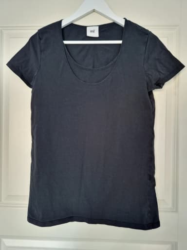 Ml svart amningst-shirt storlek L