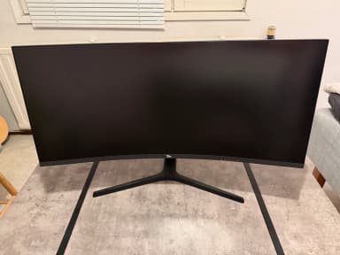 Twisted Minds 34-Zoll Curved Monitor mit RGB-Beleuchtung