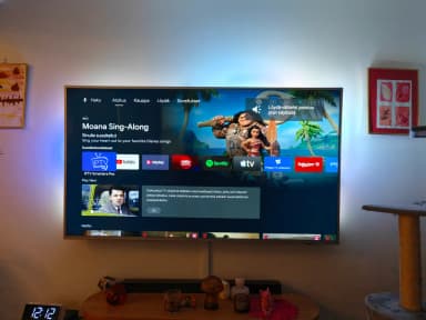 Philips 70 Zoll Ambilight 4K Android Smart-TV mit Fernbedienung