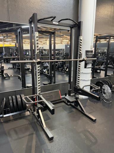 Varias máquinas de gimnasio de calidad en venta