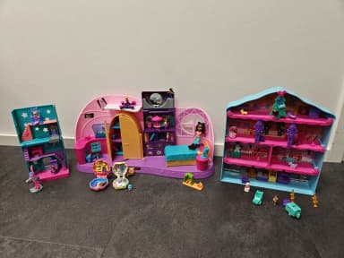 Mini Polly Pocket playsets including Christmas calendar and accessories