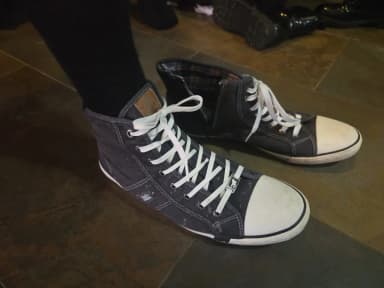 Mustang Schuhe Größe 46 mit schmaler Passform