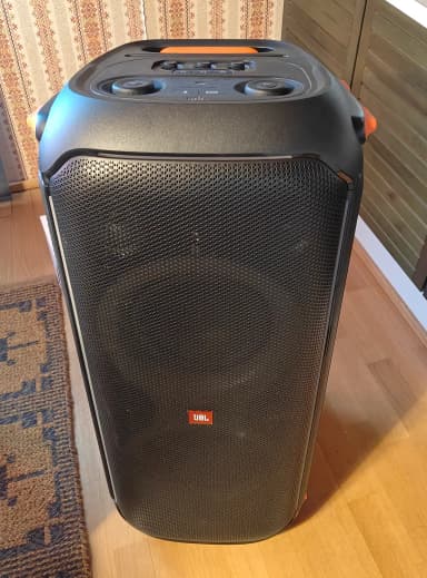 Leistungsstarker JBL PartyBox 710 Lautsprecher mit tiefem Bass