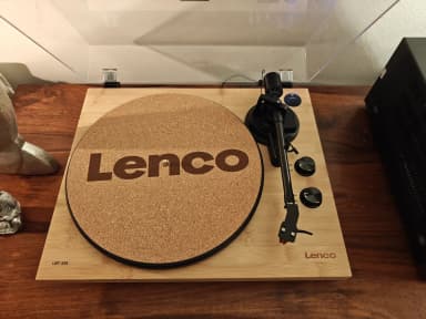 Lenco LBT-335BA hochwertiger Plattenspieler