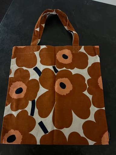 Neue Marimekko Unikko Tasche erhältlich