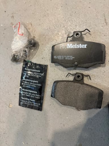 Pastillas de freno Nissan ProMeister PP3092 con piezas de instalación
