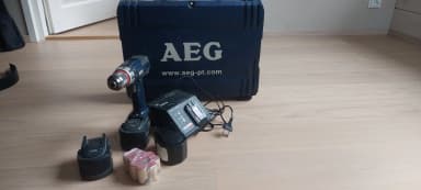 AEG BS 12 X 12V trådløs drill med lader og koffert