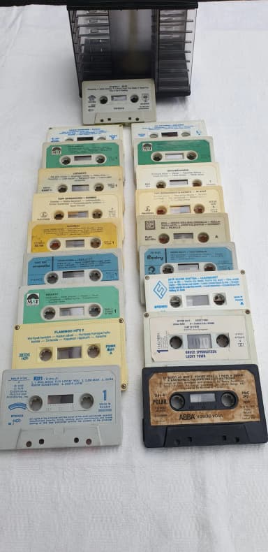 Conjunto de 19 C-cassettes con soporte giratorio para almacenamiento