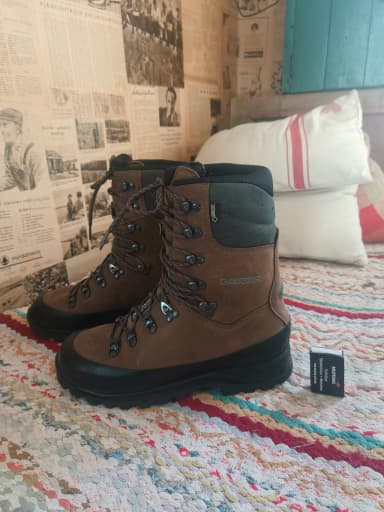 Botas Lowa Hunter GTX Extreme con forro PrimaLoft para clima frío