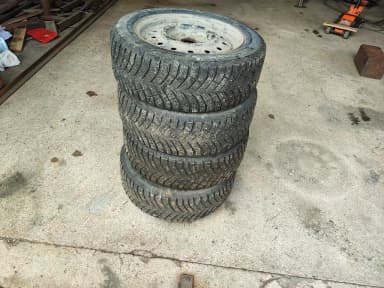 Neumáticos de invierno Michelin X-Ice North 4 para Nissan Primera P12