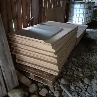 Trä- och melaminpaneler cirka 80x120 cm
