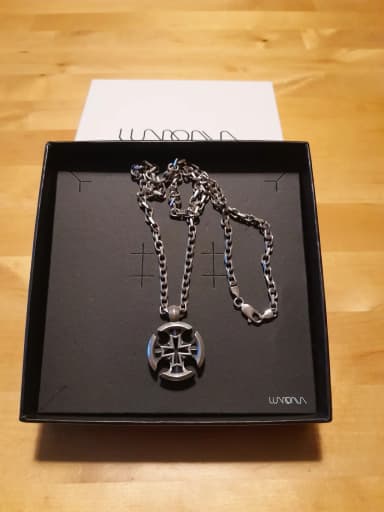 Charming Jääkäri pendant with silver chain